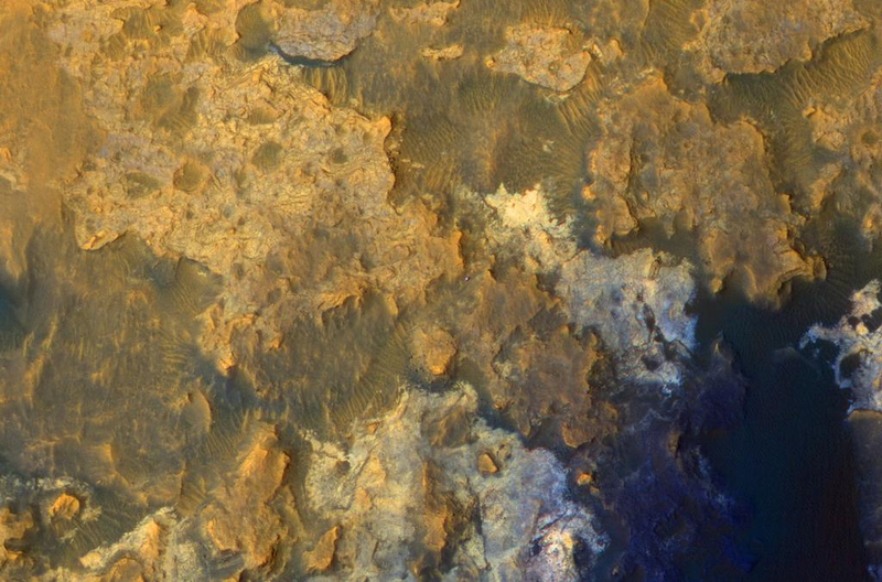 Illustration for article titled The Curiosity Rover Looks Incredibly Lonely When Seen From Space
